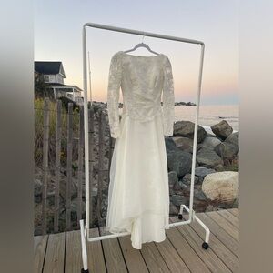 vintage white lace long sleeve boat neck wedding dress